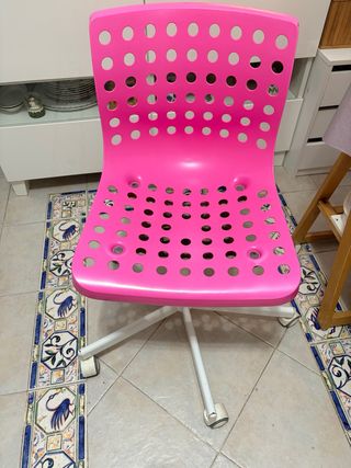 Silla giratoria rosa