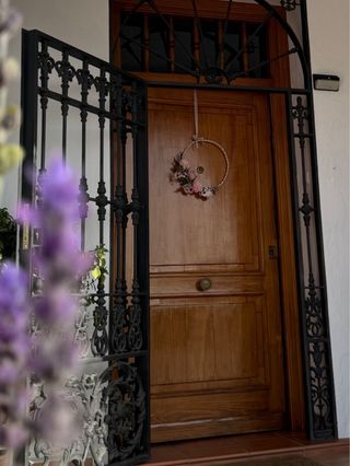 Puerta de madera maciza