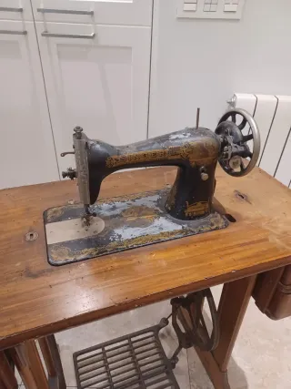 Máquina de coser Singer antigua