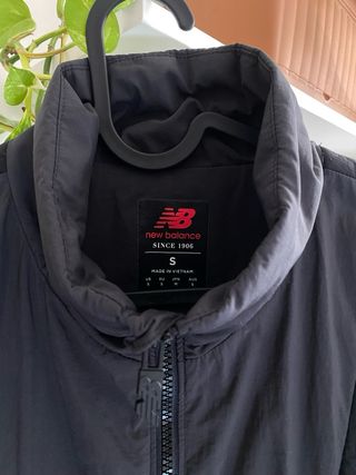 Chaqueta impermeable New Balance Negra talla S/M
