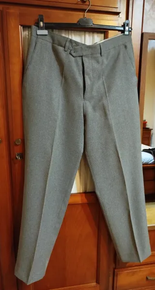 Traje de hombre gris Berentti con corbata Boccola