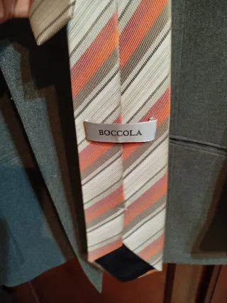 Traje de hombre gris Berentti con corbata Boccola