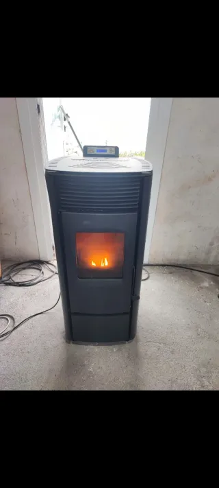 Estufa Pellets Neemax p9 Negra