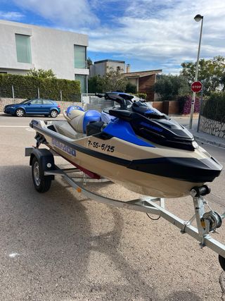 Moto de agua Sea-Doo Wake 230 beige/azul