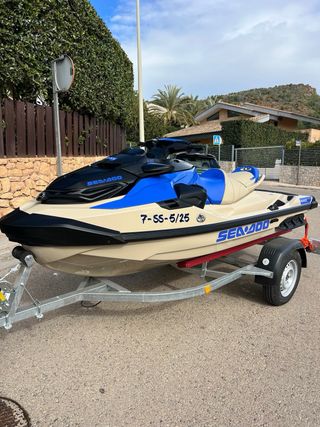 Moto de agua Sea-Doo Wake 230 beige/azul