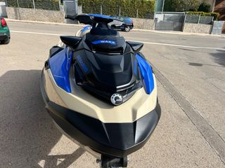 Moto de agua Sea-Doo Wake 230 beige/azul