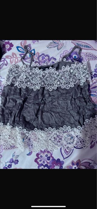 Top lencero Zara encaje gris