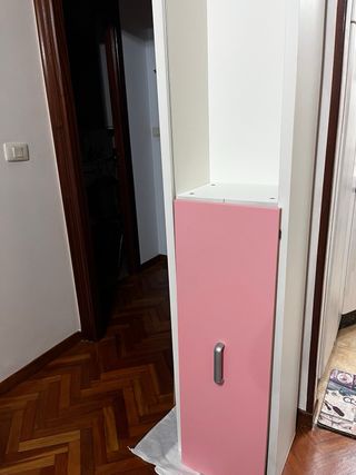 Estantería El Corte Inglés rosa y blanca