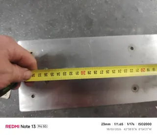 Colgador de metal plateado