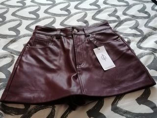 Falda pantalón efecto piel burdeos T.34