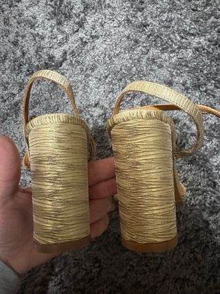 Sandalias Sézane lazo doradas