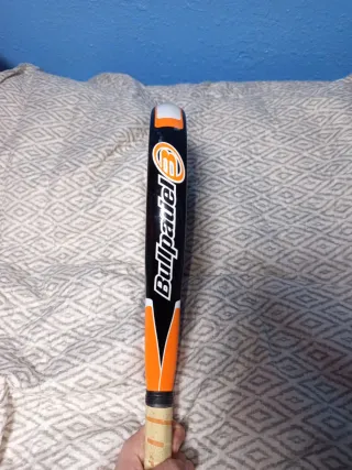 Pala de pádel Bullpadel Aureo