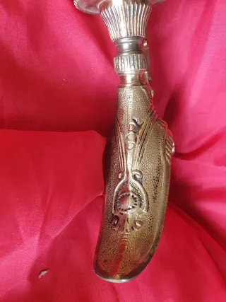 Vaso decorativo in pietra e metallo