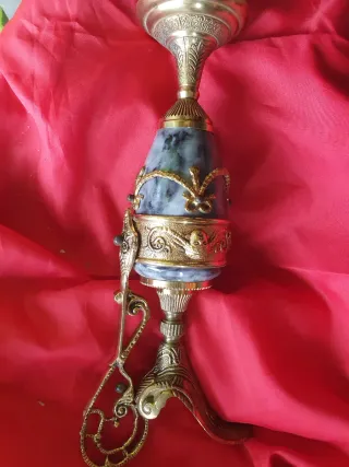 Vaso decorativo in pietra e metallo