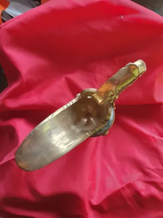 Vaso decorativo in pietra e metallo