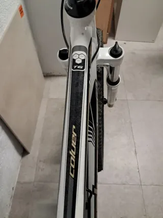 Bicicleta de Montaña Blanca y Negra