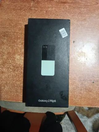 Samsung Galaxy Z Flip 5 - Pantalla Rota