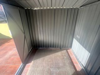 Caseta de jardín metálica gris