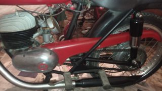 Moto Clásica Brio 110 Roja y Negra