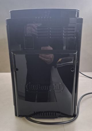 Cafetera Delonghi Magnífica S ECAM 21.117.B. Negra