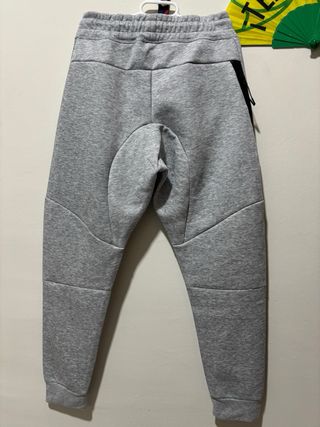 Pantalón Nike Tech Gris Talla M