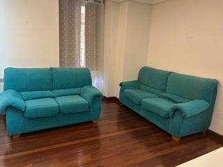 Sofá de 2 plazas color turquesa