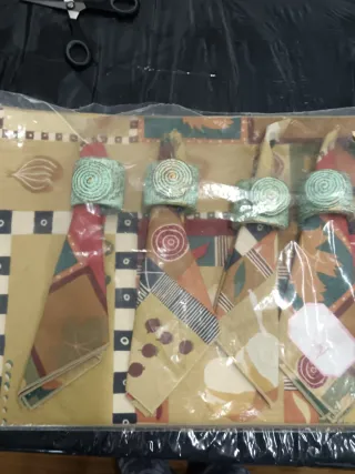 Conjunto 4 individuais, 4 Guardanapos, 4 argolas.