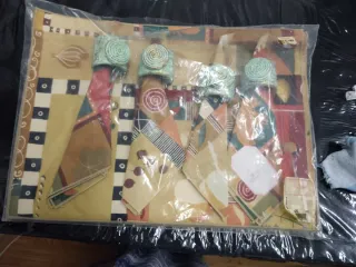 Conjunto 4 individuais, 4 Guardanapos, 4 argolas.