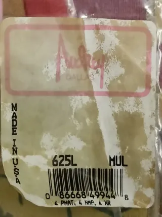 Conjunto 4 individuais, 4 Guardanapos, 4 argolas.