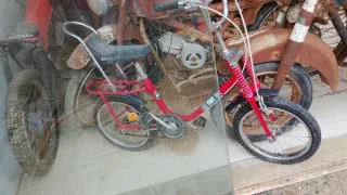 Bicicleta infantil roja