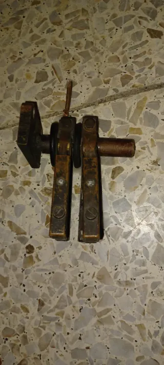 Porta escobillas para colector giratorio