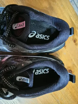 Zapatillas Asics Novablast 3 Hombre Negro/Blanco