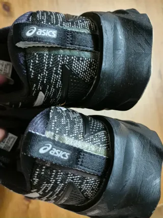 Zapatillas Asics Novablast 3 Hombre Negro/Blanco