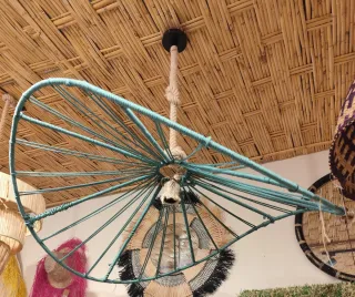 Lámpara colgante de bambú y yute