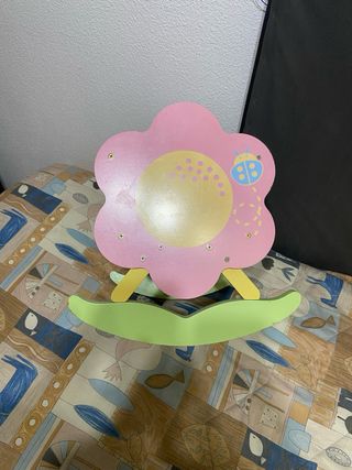 Cuna de juguete para muñecas