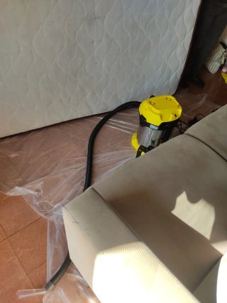 Servicio de limpieza de tapicería de autos , sofás