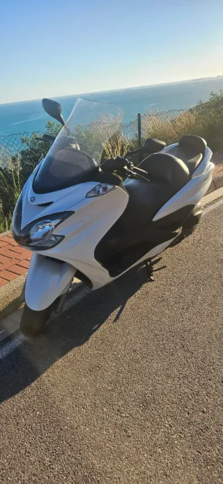 Yamaha Maxi Scooter Blanco
