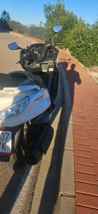 Yamaha Maxi Scooter Blanco