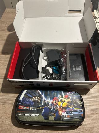 Nintendo Switch + juego Mario Kart Case + Funda