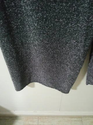 Pantalón ancho plateado con cinturón