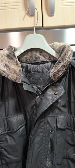 Chaquetón de hombre Emilio Tucci, talla 52.