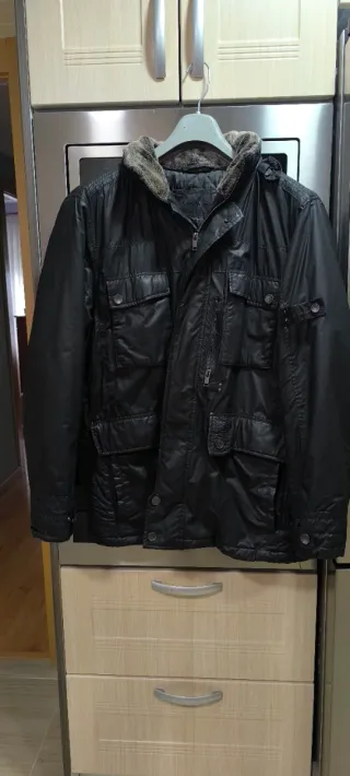 Chaquetón de hombre Emilio Tucci, talla 52.