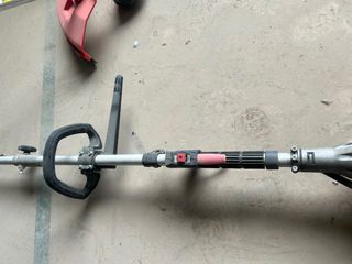 Desbrozadora multifunción con accesorios