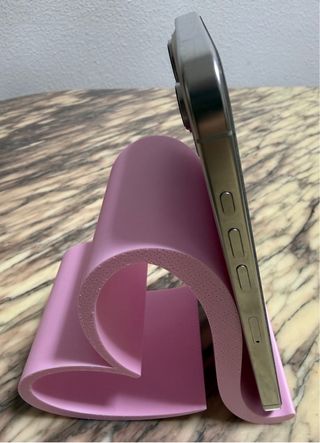 Soporte móvil corazón rosa