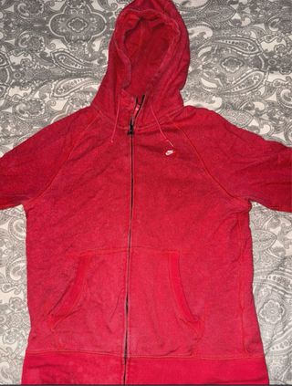 Sudadera Nike con cremallera roja