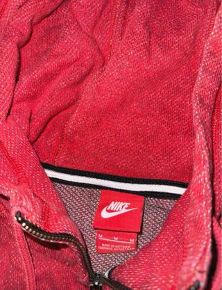Sudadera Nike con cremallera roja