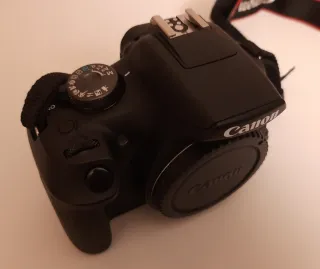 Cámara Canon EOS 2000D Negra