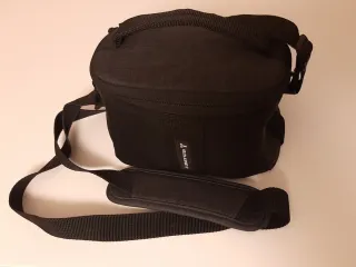 Cámara Canon EOS 2000D Negra