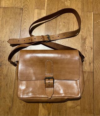Bolso bandolera de cuero marrón