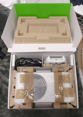 Xbox Series S 512GB + Accesorios